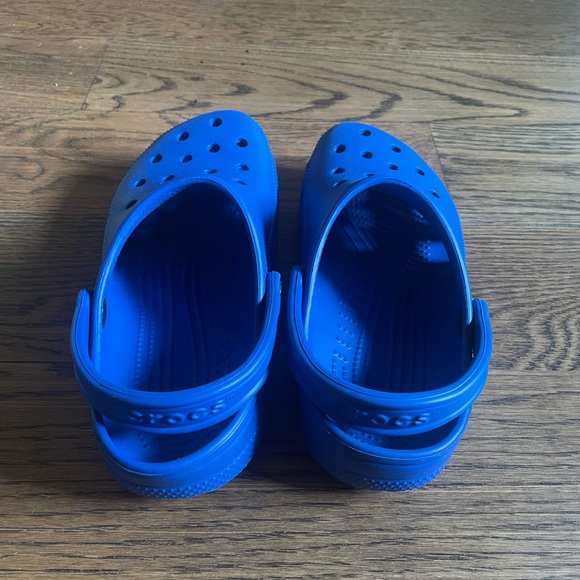 EUC Blue Crocs - Size Kids 6 - Picture 3 of 6